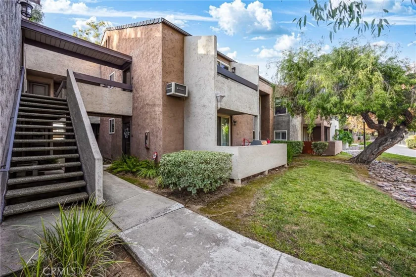 1350 N Escondido #46 photo 3