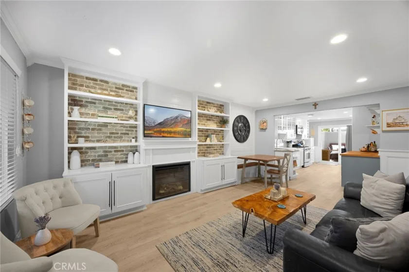 4923 Eureka photo 1