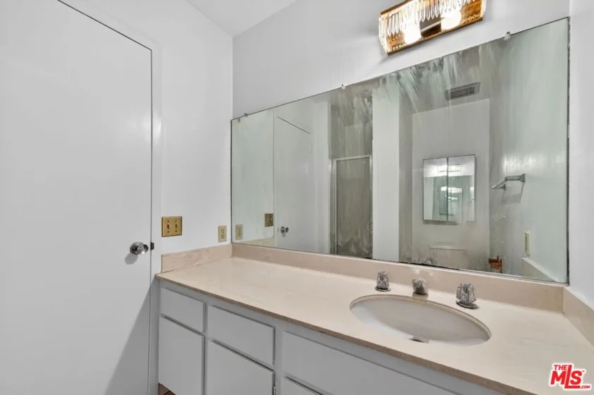 100 S Doheny Drive #719 photo 25