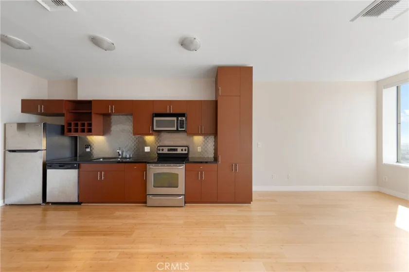 3810 Wilshire Boulevard #1811 photo 7