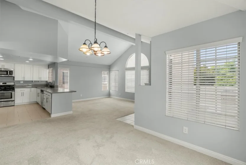 4561 Warner photo 4