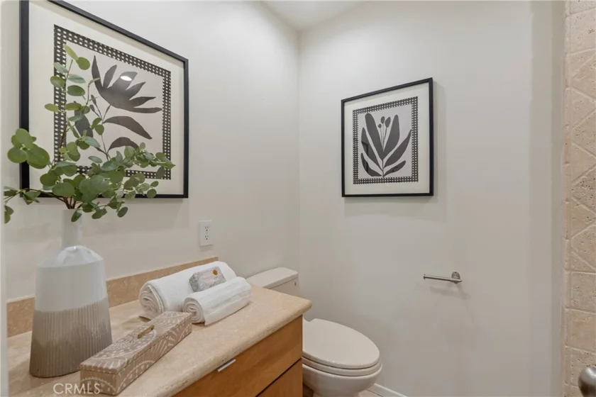 10933 Wellworth Avenue #10 photo 16
