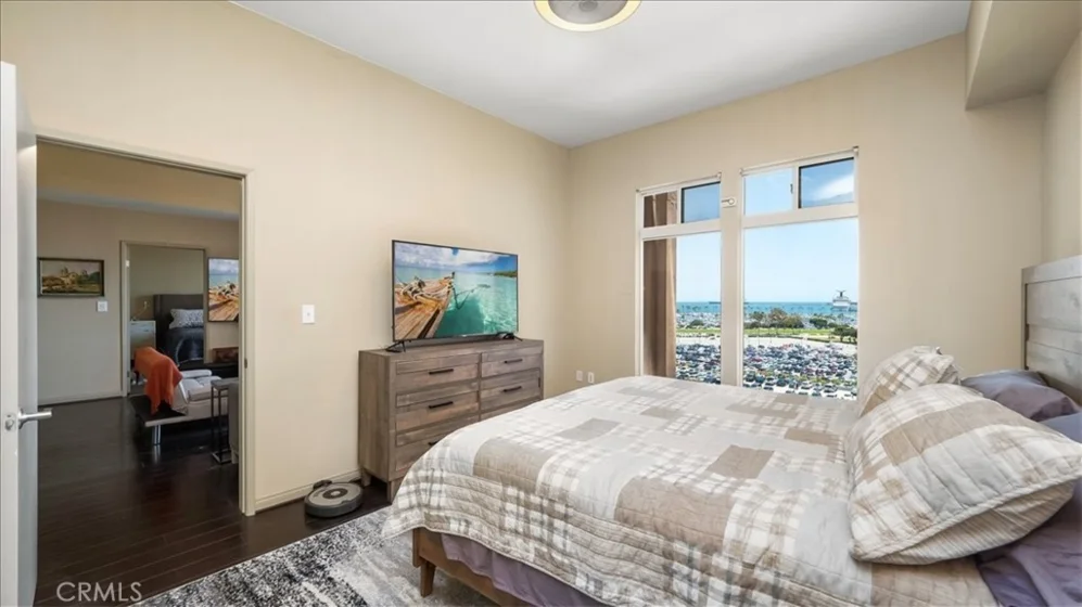 488 E Ocean #708 photo 18