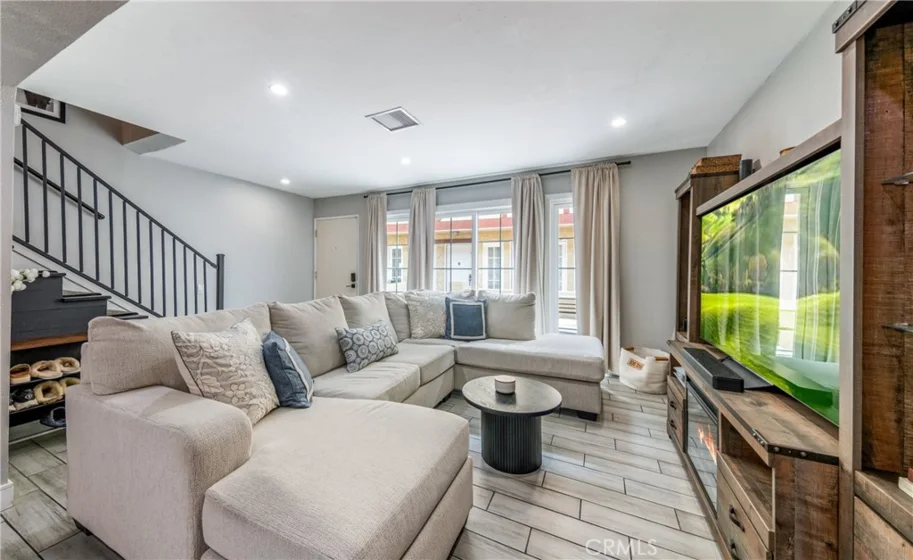 7422 Hazeltine photo 7