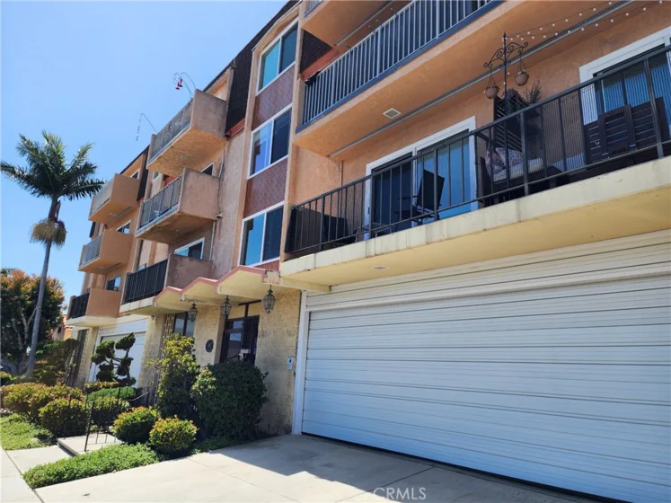 185 Quincy Avenue #402 photo 1
