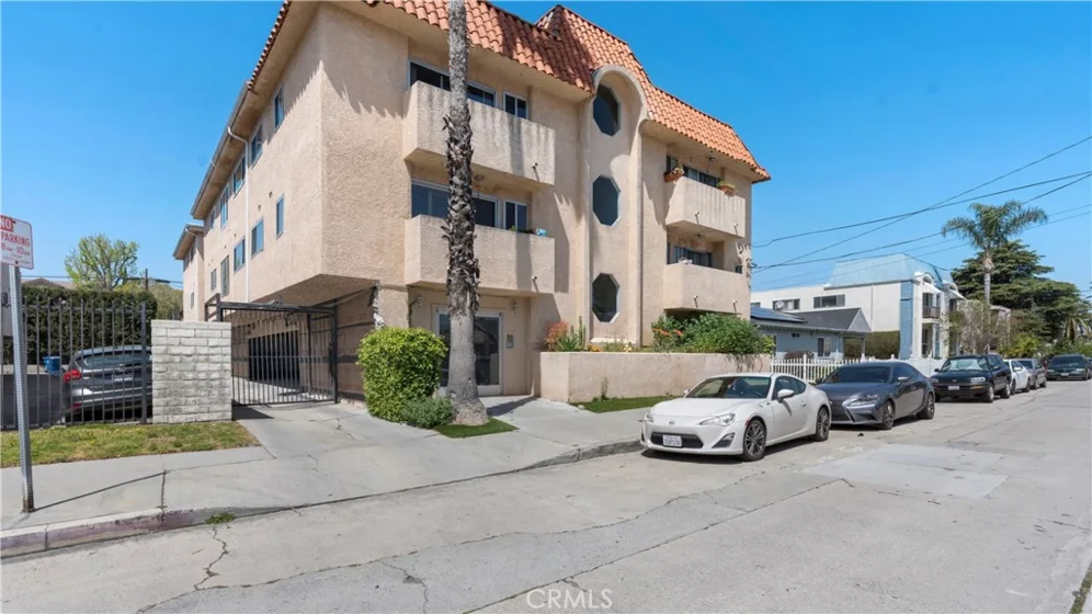 5031 Denny Avenue #206 photo 1