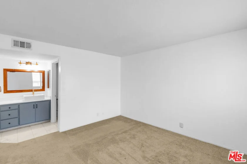 18411 Hatteras Street #246 photo 22