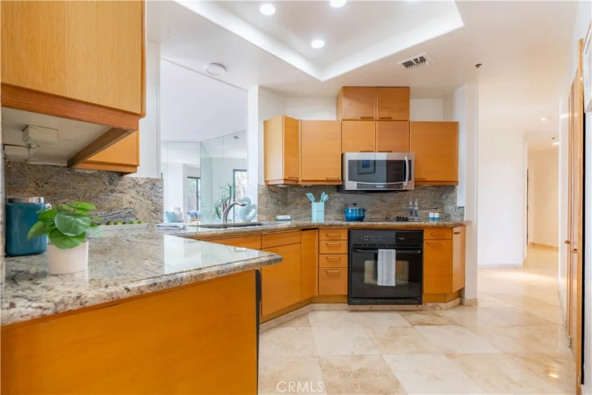 1310 E Ocean #401 photo 22