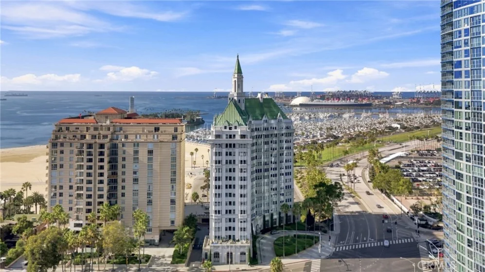 800 E Ocean #905 photo 22