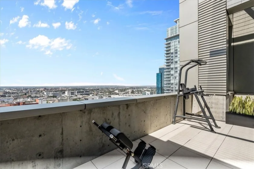 1155 S Grand #426 photo 6