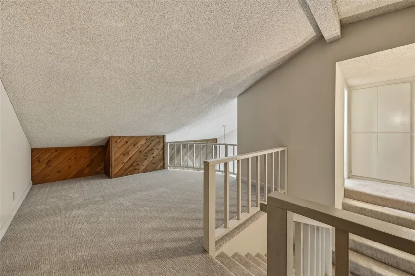 23821 Hillhurst #38 photo 9