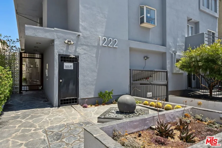 1222 N Kings Road #8 photo 4