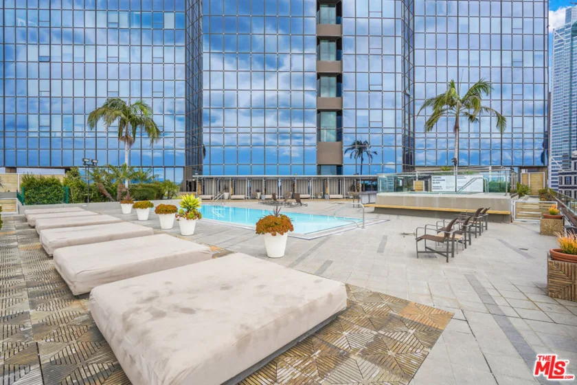 1100 Wilshire Boulevard #2610 photo 10