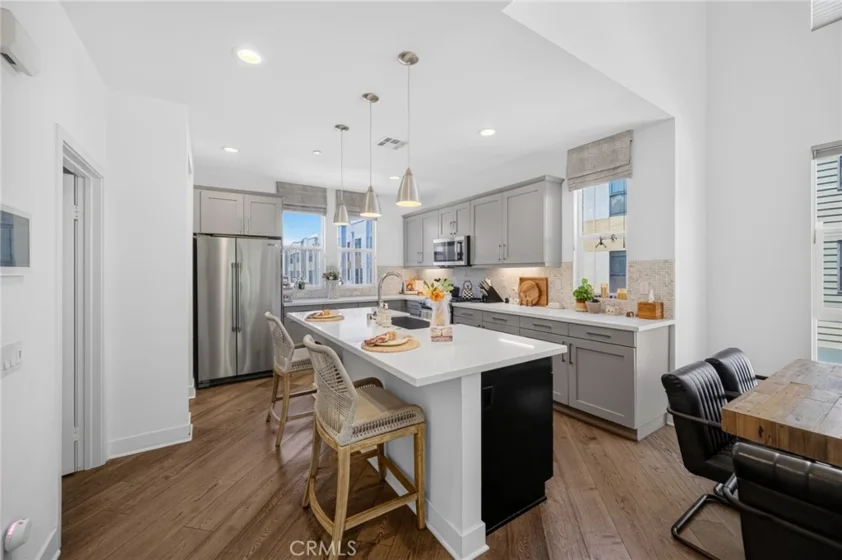 1687 Grand View photo 14