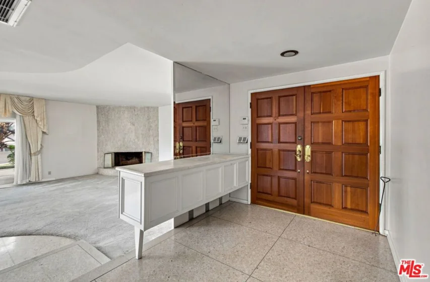 5452 W 57th Street photo 2