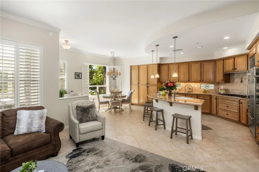 4001 Balmoral photo 9