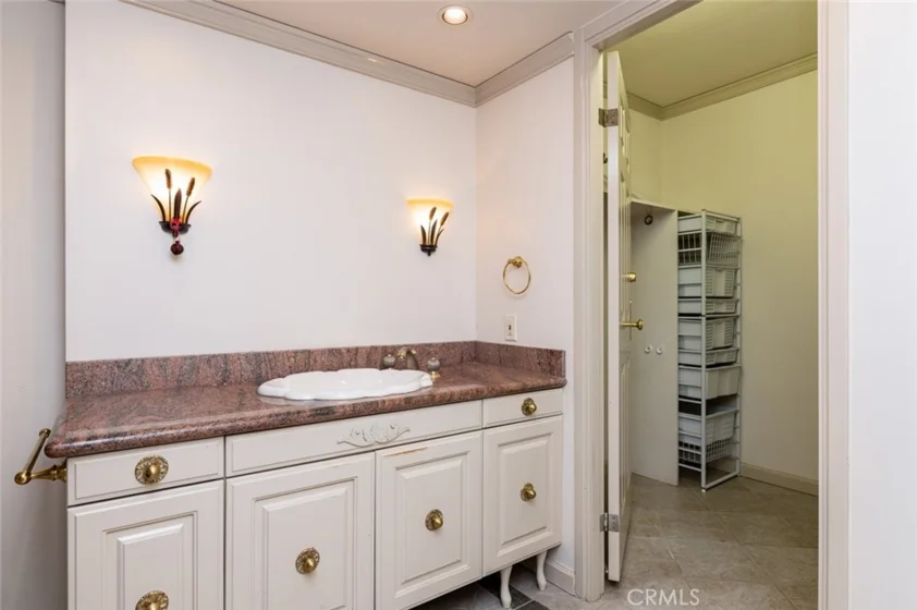 345 Pioneer Drive #1705 photo 21