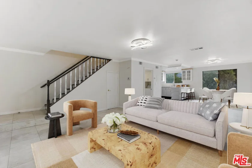18316 Hatteras Street #21 photo 2