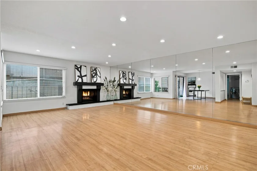 4675 Willis Avenue #105 photo 4