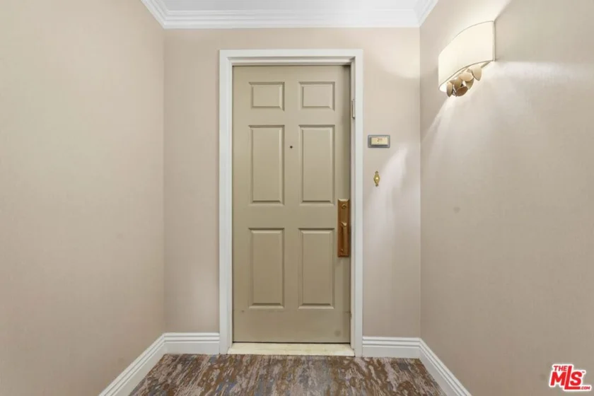 10724 Wilshire Boulevard #211 photo 7