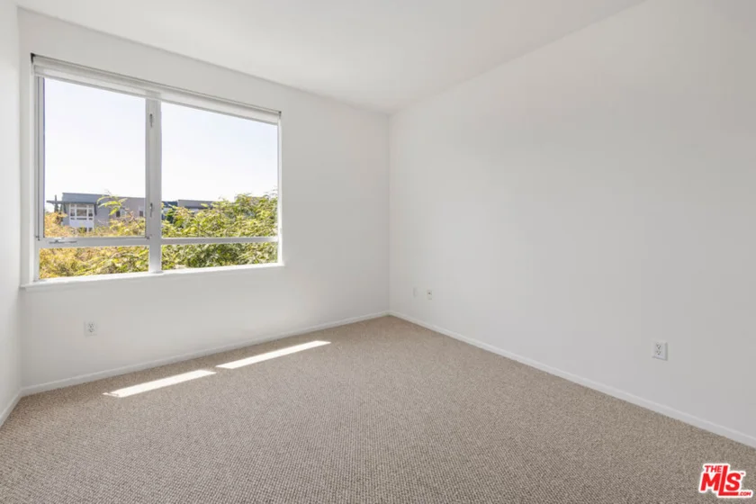 6400 Crescent Parkway #402 photo 30