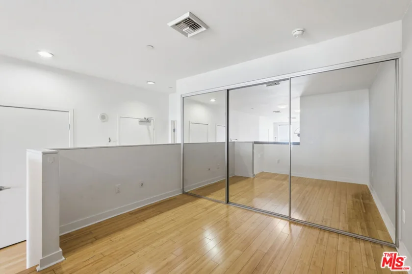 3810 Wilshire Boulevard #1609 photo 9
