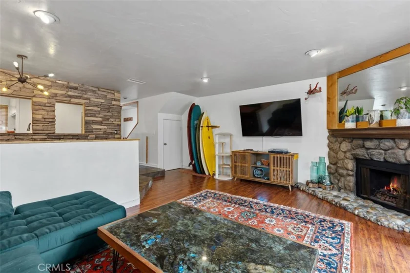 23821 Hillhurst Drive #4 photo 34