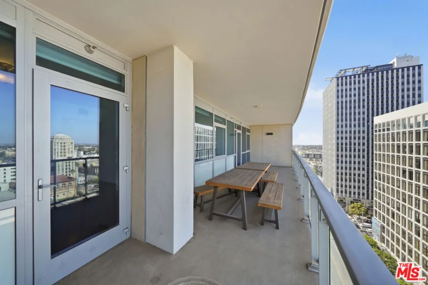 3785 Wilshire Boulevard #1607 photo 23
