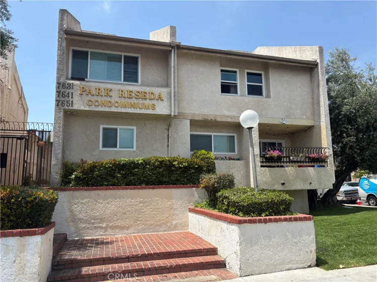 7651 Reseda Boulevard #1T photo 1