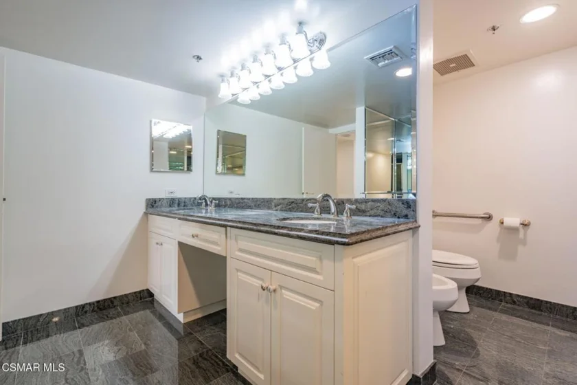 10660 Wilshire Boulevard #410 photo 51