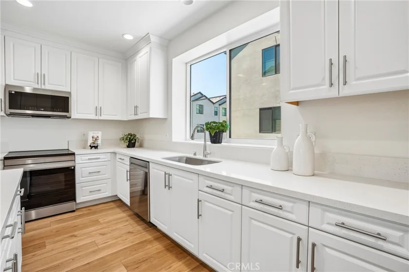 5876 Linden Ave Avenue #6 photo 3