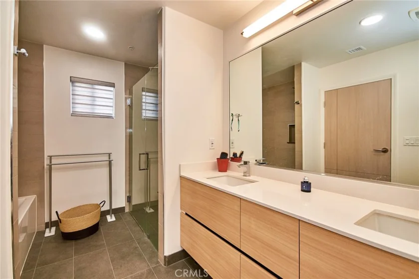 820 S Wilton Place #304 photo 19