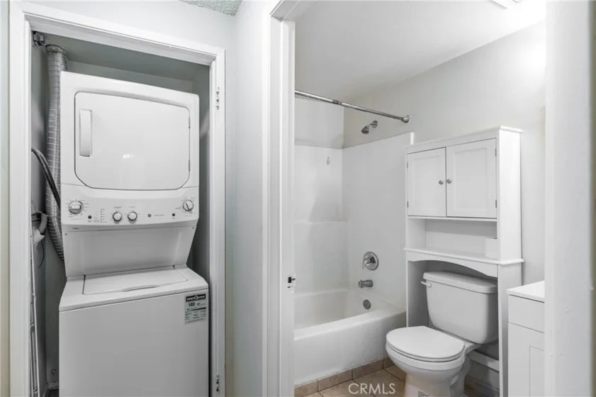2915 Montrose Avenue #430 photo 9