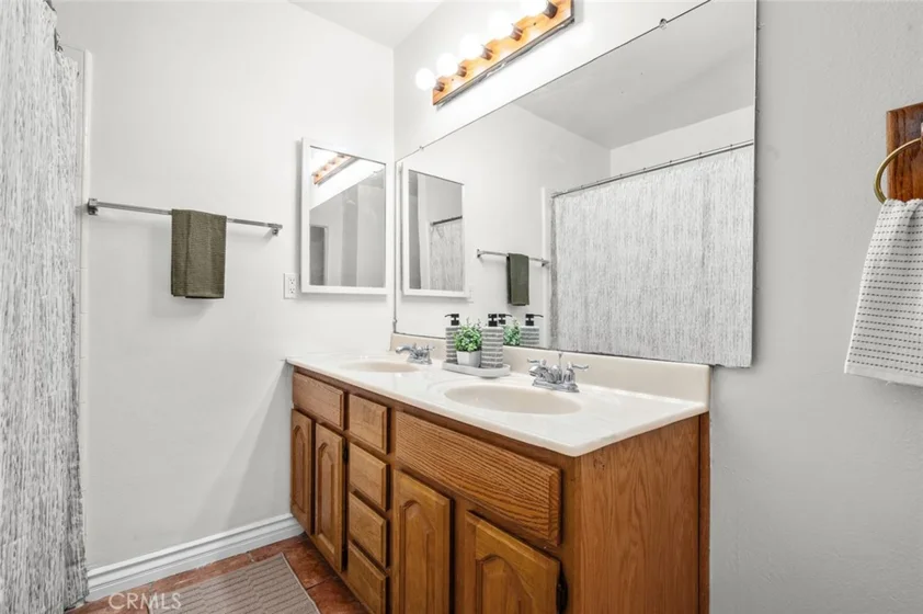 2011 W Katella Avenue #11 photo 30