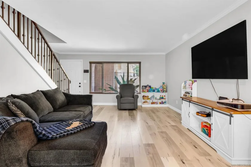 267 S Mollison Avenue #5 photo 1