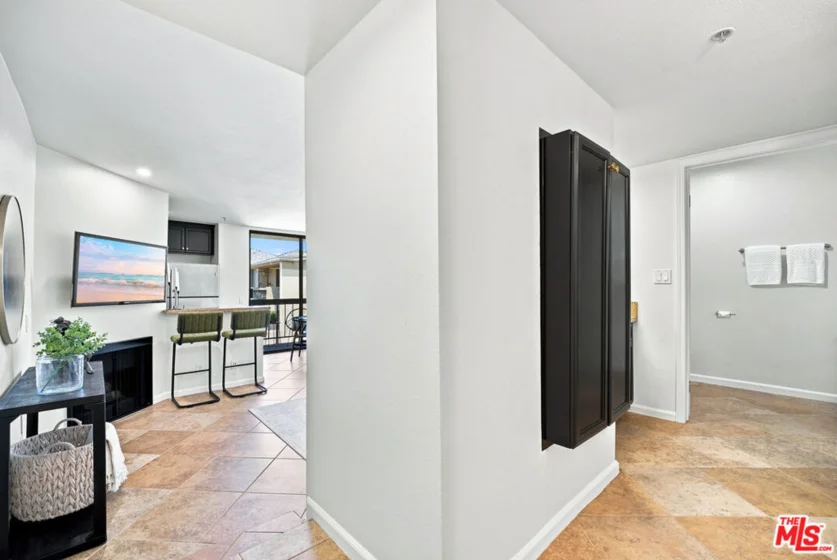 7320 Hawthorn Avenue #425 photo 53