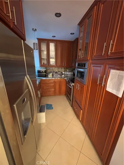 5625 Windsor photo 5