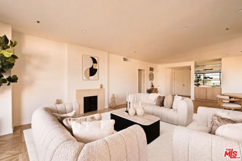 10560 Wilshire Boulevard #404 photo 4