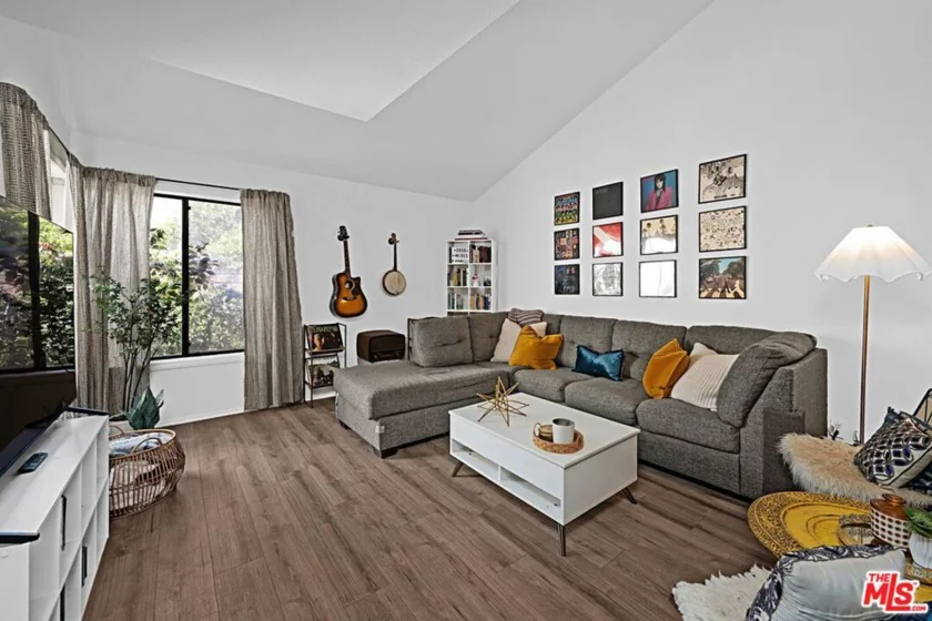 620 W Hyde Park Boulevard #117 photo 1