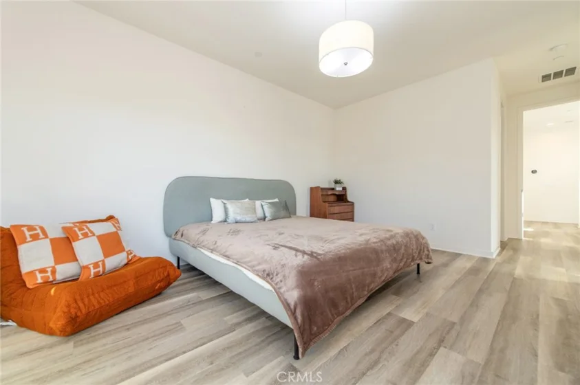 192 Finch photo 32