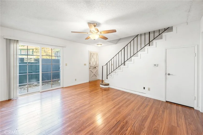 8174 Glengarry Green photo 7