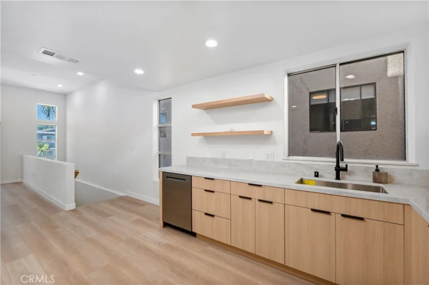 13440 Moorpark Street #101 photo 12