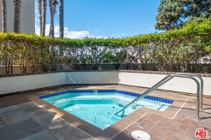 140 Ocean Park Boulevard #425 photo 39