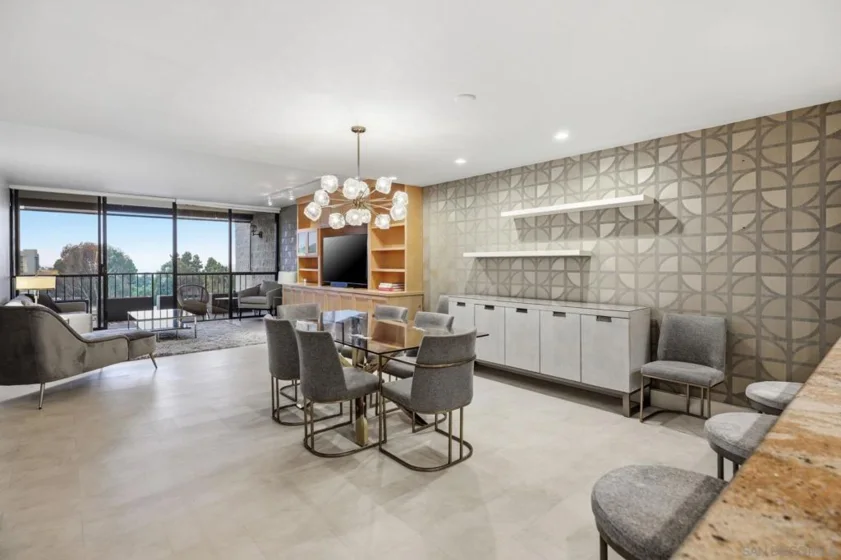 2500 Torrey Pines Road #403 photo 4