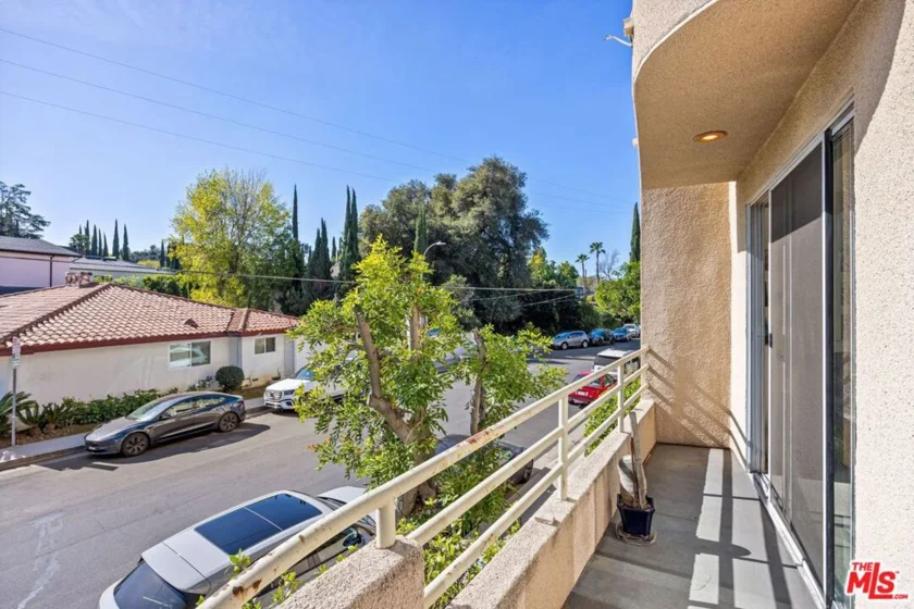 4549 Haskell Avenue #1 photo 25