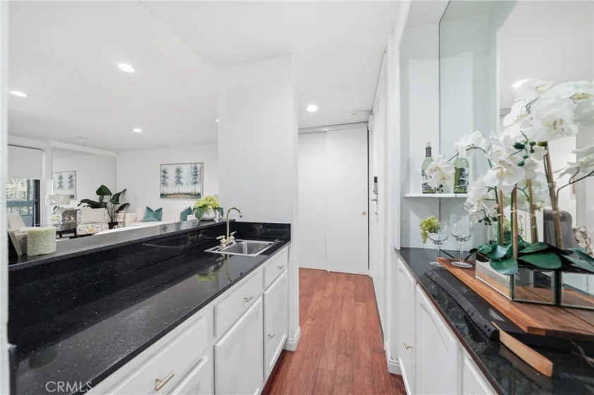 4477 Wilshire photo 12