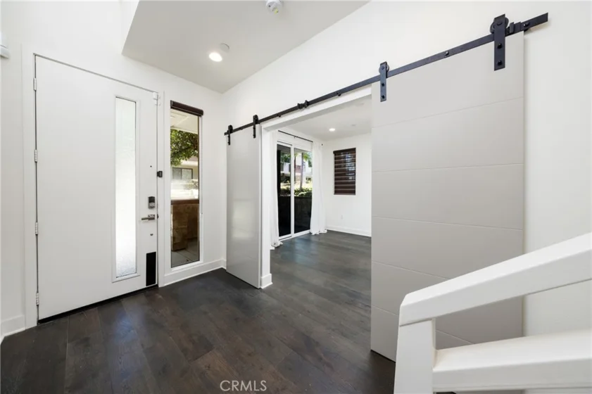 1675 Grand View photo 27