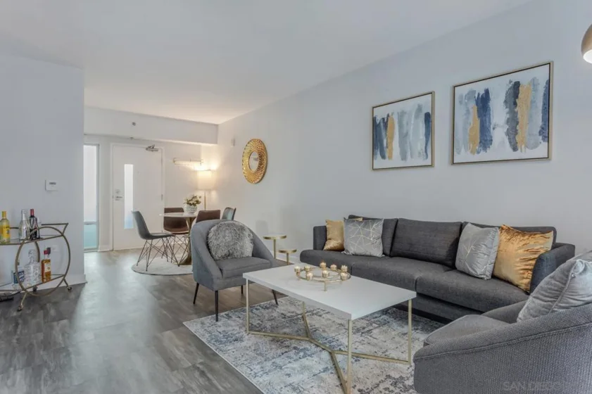 425 W Beech Street #325 photo 29