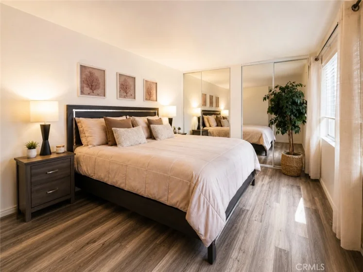 5565 Canoga Avenue #207 photo 7