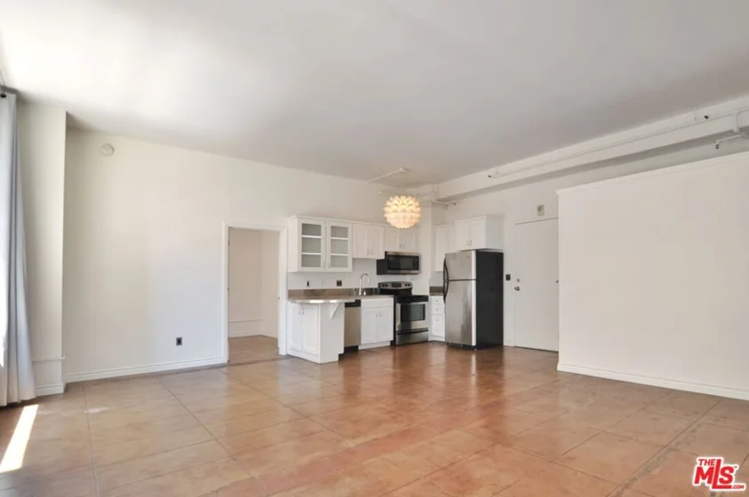 215 W 7th Street #307 photo 25